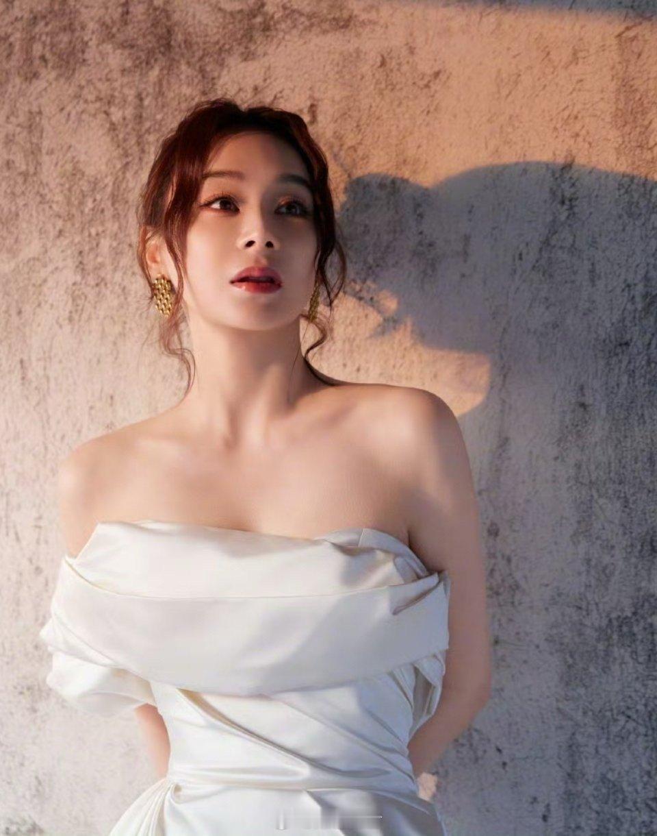 极品袁姗姗啊啊啊 