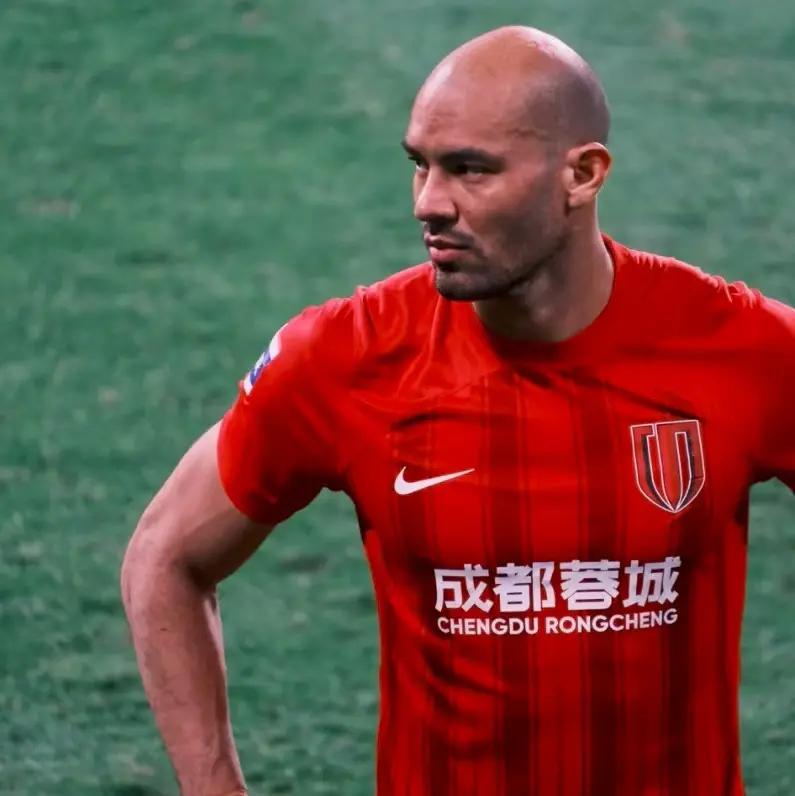 成都蓉城前锋费利佩：“我在中国已经效力了5年，对这里有很深的感情，我也考虑未来在