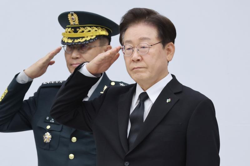 拿亲日派“开刀”，李在明通告全世界，韩国不会忘记历史
 
时值日本无条件投降81