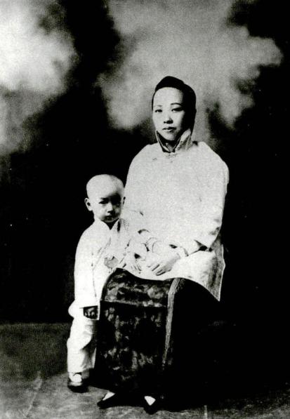 钱学森晚年曾经记录：对我影响最大的不是导师，而是我的父母。晚年时钱学森曾经写下一