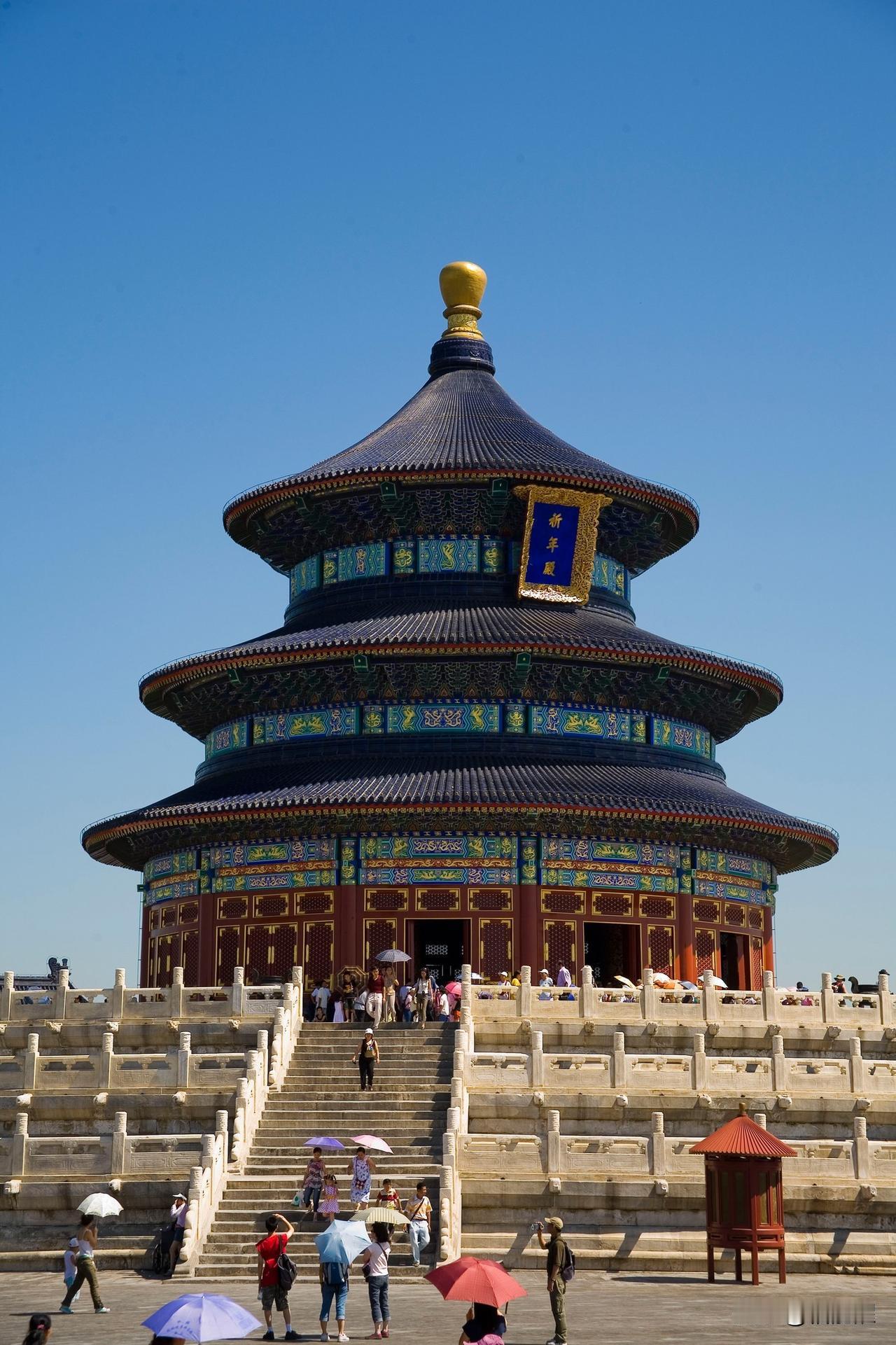 老特游了天坛，发文只说了太美了。
不知道这个“美”他是否真正地理解。
中华文明历