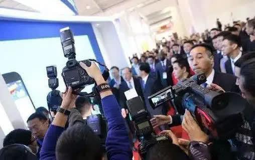翻脸比翻书还快！回到湾湾就不承认了？大陆全力协调包机，把70多位在中东滞留多日的