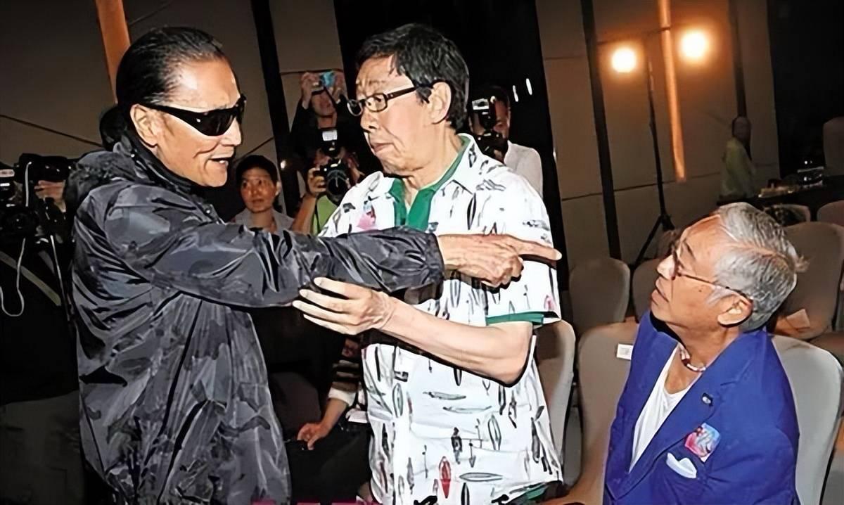94岁胡枫还在唱，香港影坛传奇只剩他

香港影坛那一代传奇人物，曾经撑起无数人的