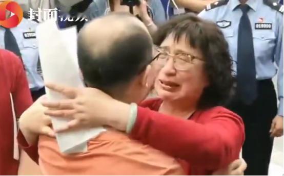 陕西一女子1988年丢了儿子，为了找娃，她跟丈夫离了婚。32年后，她终于在四川找