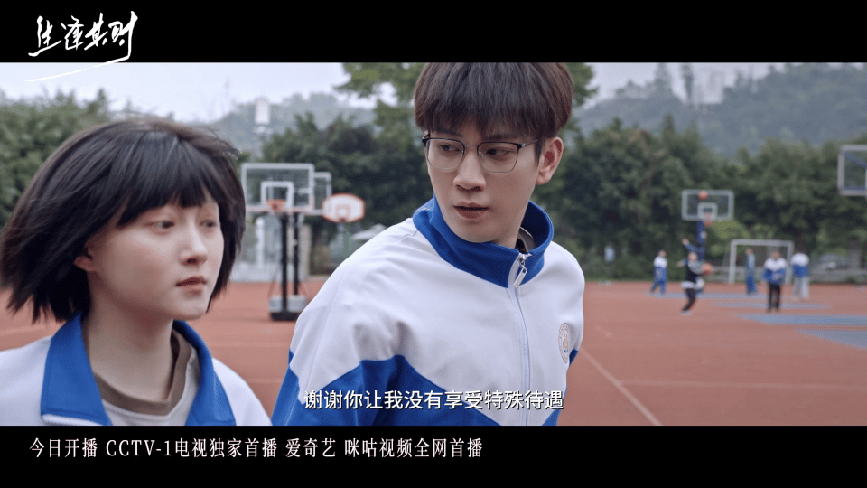 王子奇长的苏感演的舒展王子奇身上独一份的苏感十分抓人，表演舒展有度，情绪表达恰到