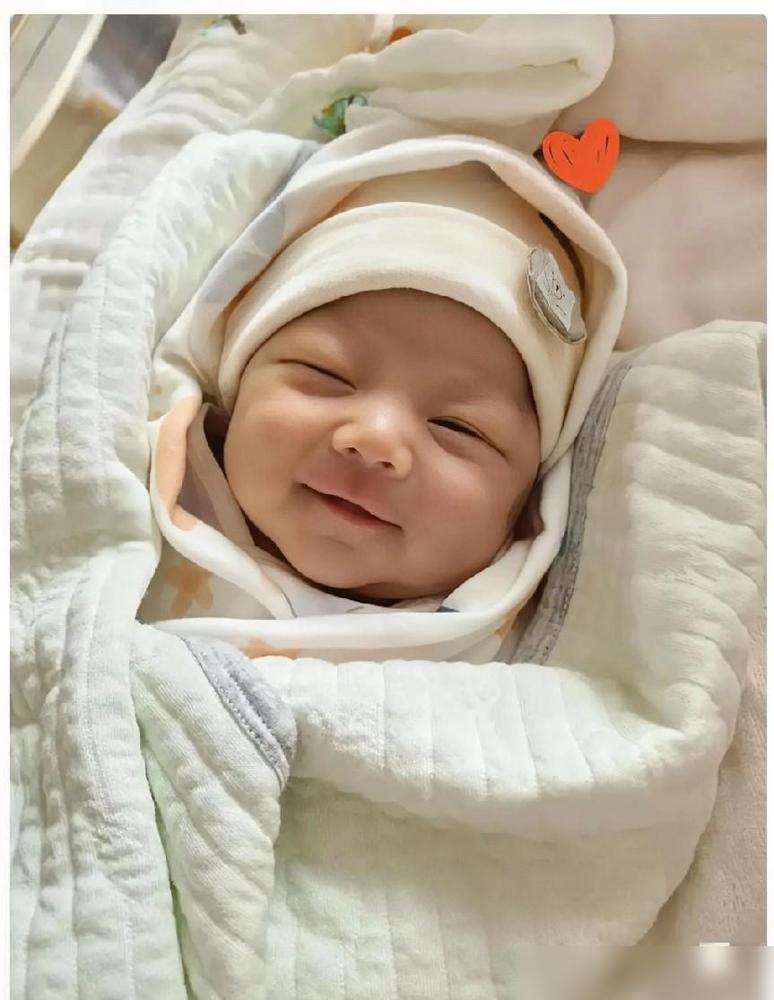 汪小菲喜得爱子，张兰这次没撕大S，反倒捧着新孙子哭上了！
 
所有人都以为，新孙