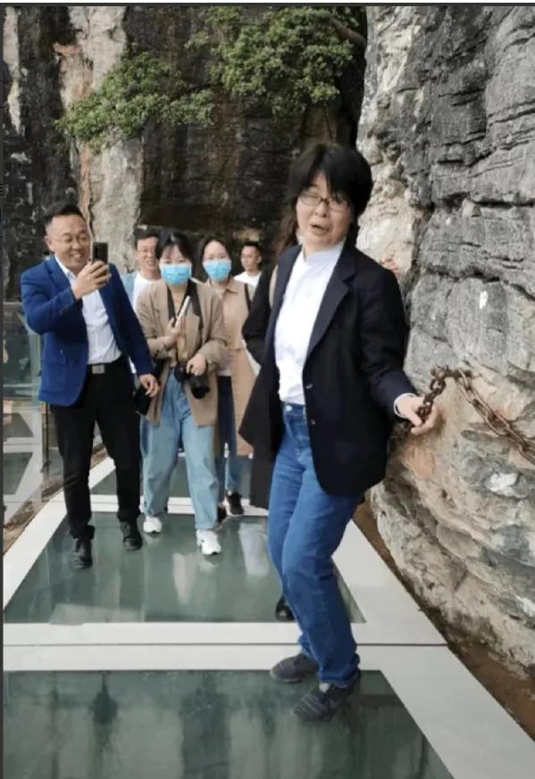 日本驻沈阳总领事高田真里说：“我本人以及日本国驻沈阳总领事馆，将把‘确保在东北地