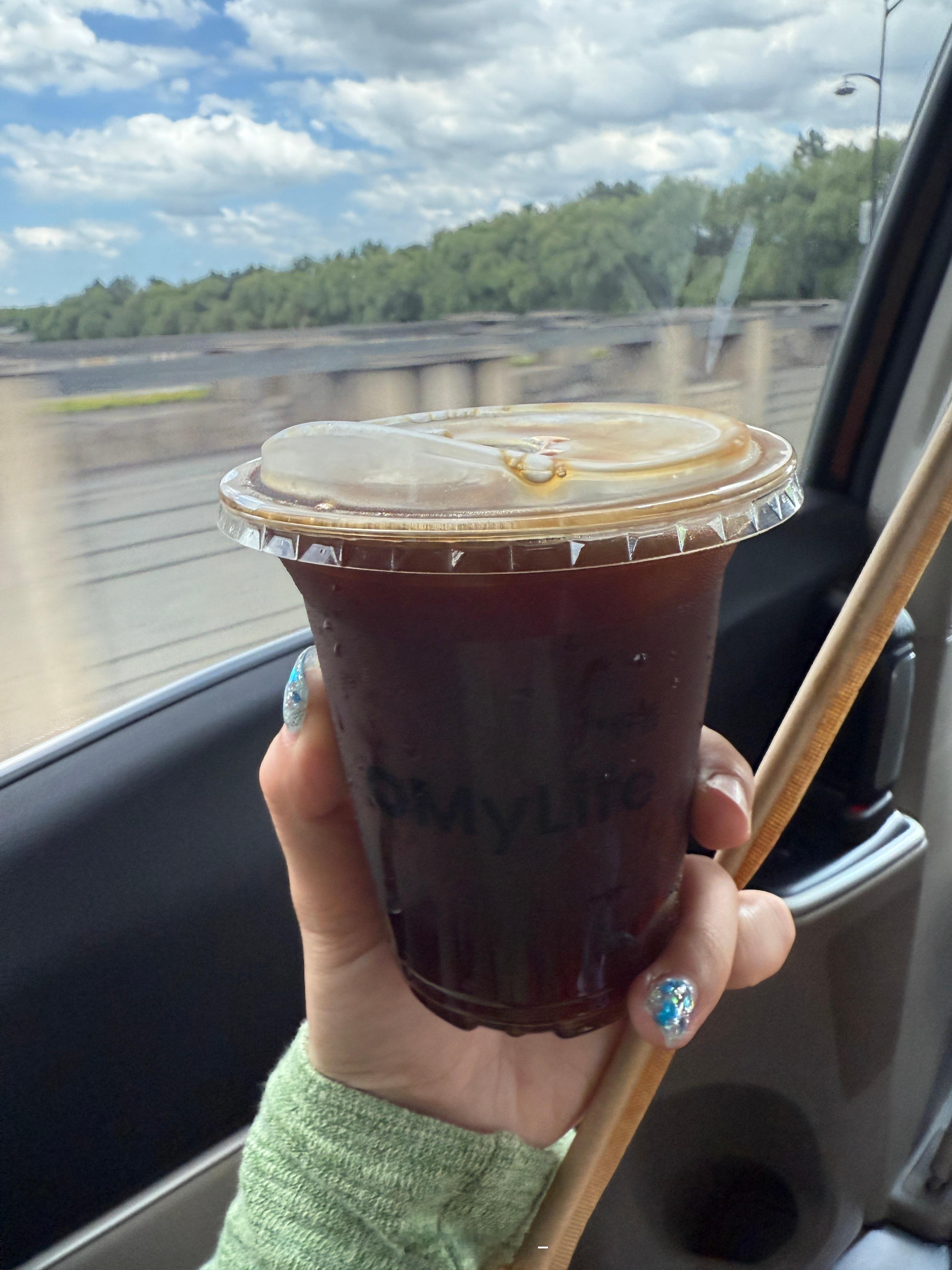 酸豆角气泡美式打开新世界的大门🚪我真的是好奇这个名字才点的😯）9.9元咖啡正