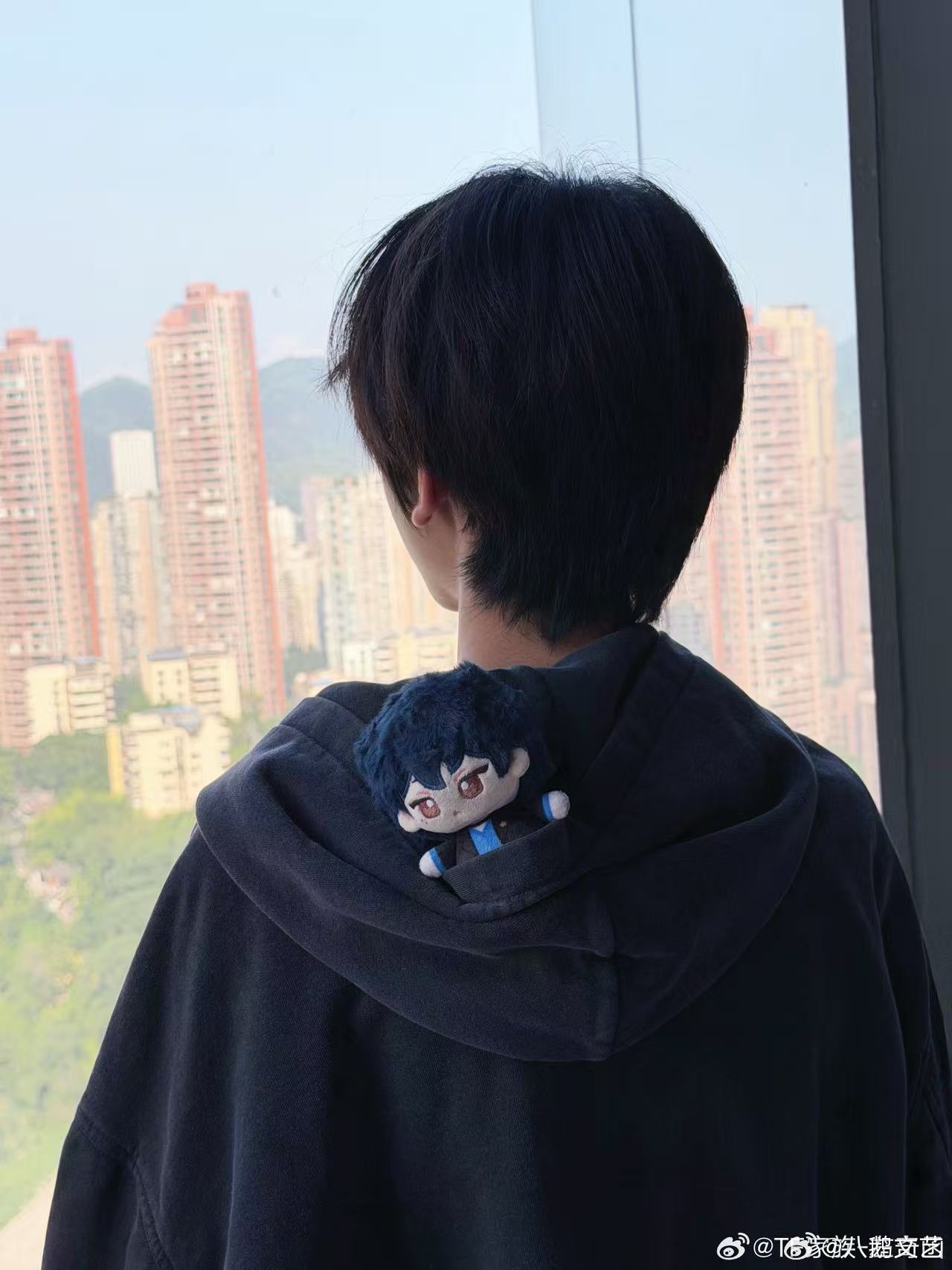 粉丝澄清左奇函和女同学争议时代峰峻辟谣左奇函女同学传闻 左奇函自带干净氛围感，五