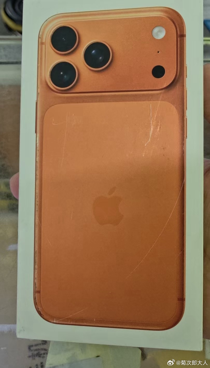 今年的百补故意发的都是一些品相不好的包装。台台脏兮兮、划痕破损