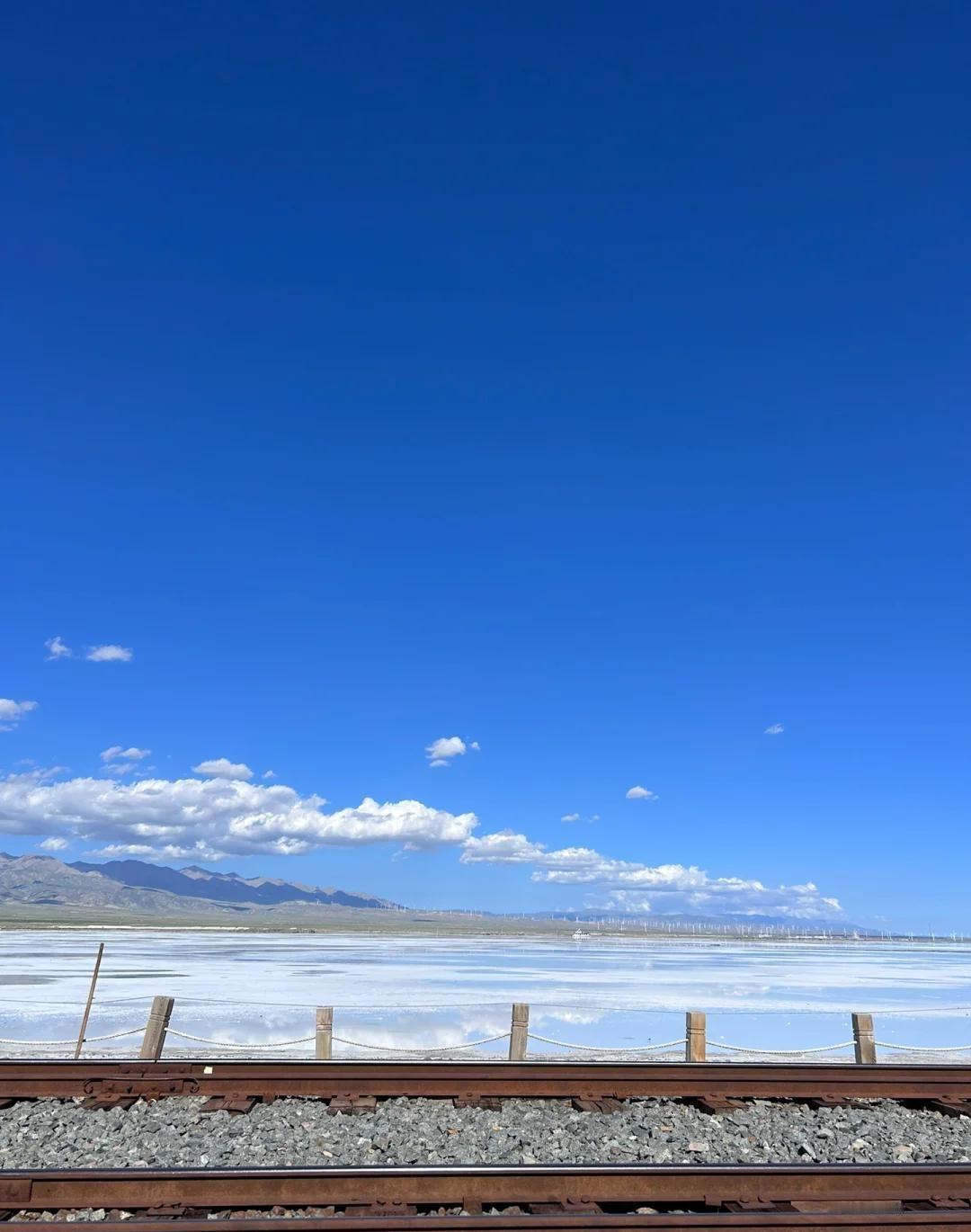 天天领红包今天来茶卡盐湖打卡，阳光明媚，微风拂面，正是旅行的好时节，从西宁出发，