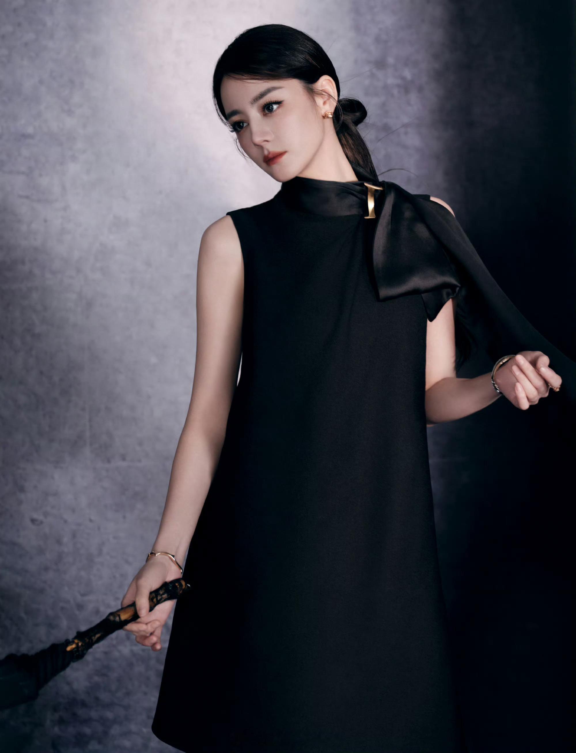 迪丽热巴Dior all black造型，优雅摩登的迪奥小姐 ​​​