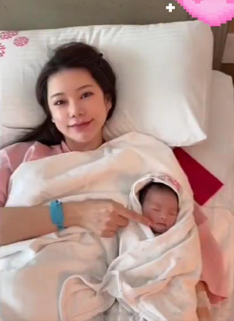 马筱梅得子马筱梅分享儿子正脸照 马筱梅得子，儿子正脸照也公开。 