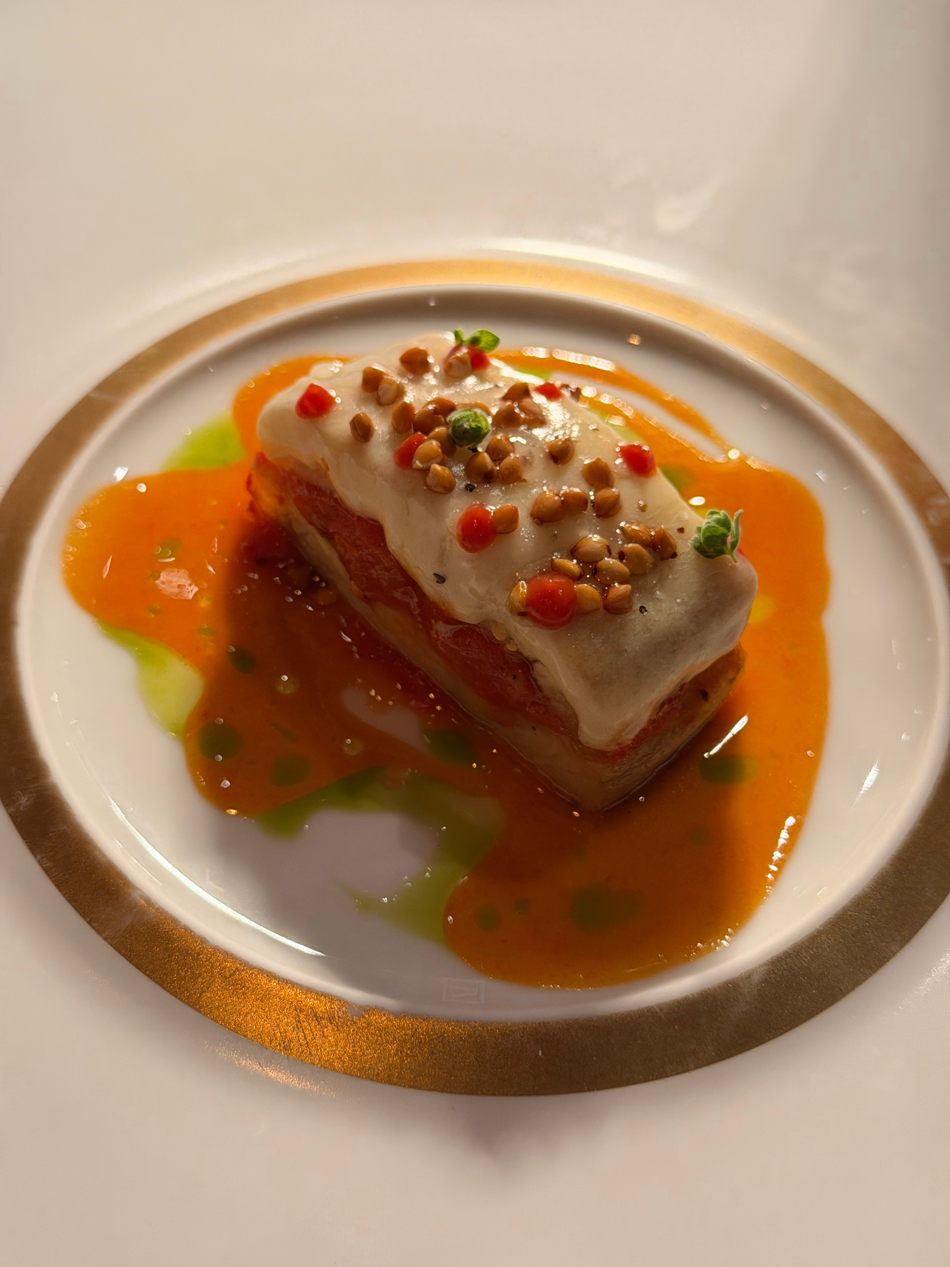 吃了好几天中餐，我真的快受不了了，让Eric 陪我吃法餐，米其林二星L'Atel