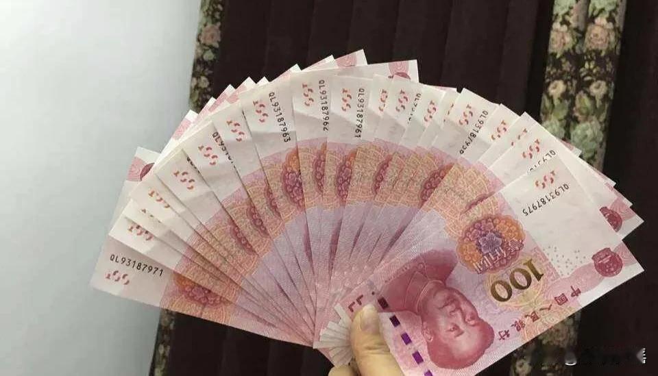  抢1亿个红包
一张保留着对两辈人的爱的百元大钞。

我是一个残疾人，而我的父亲