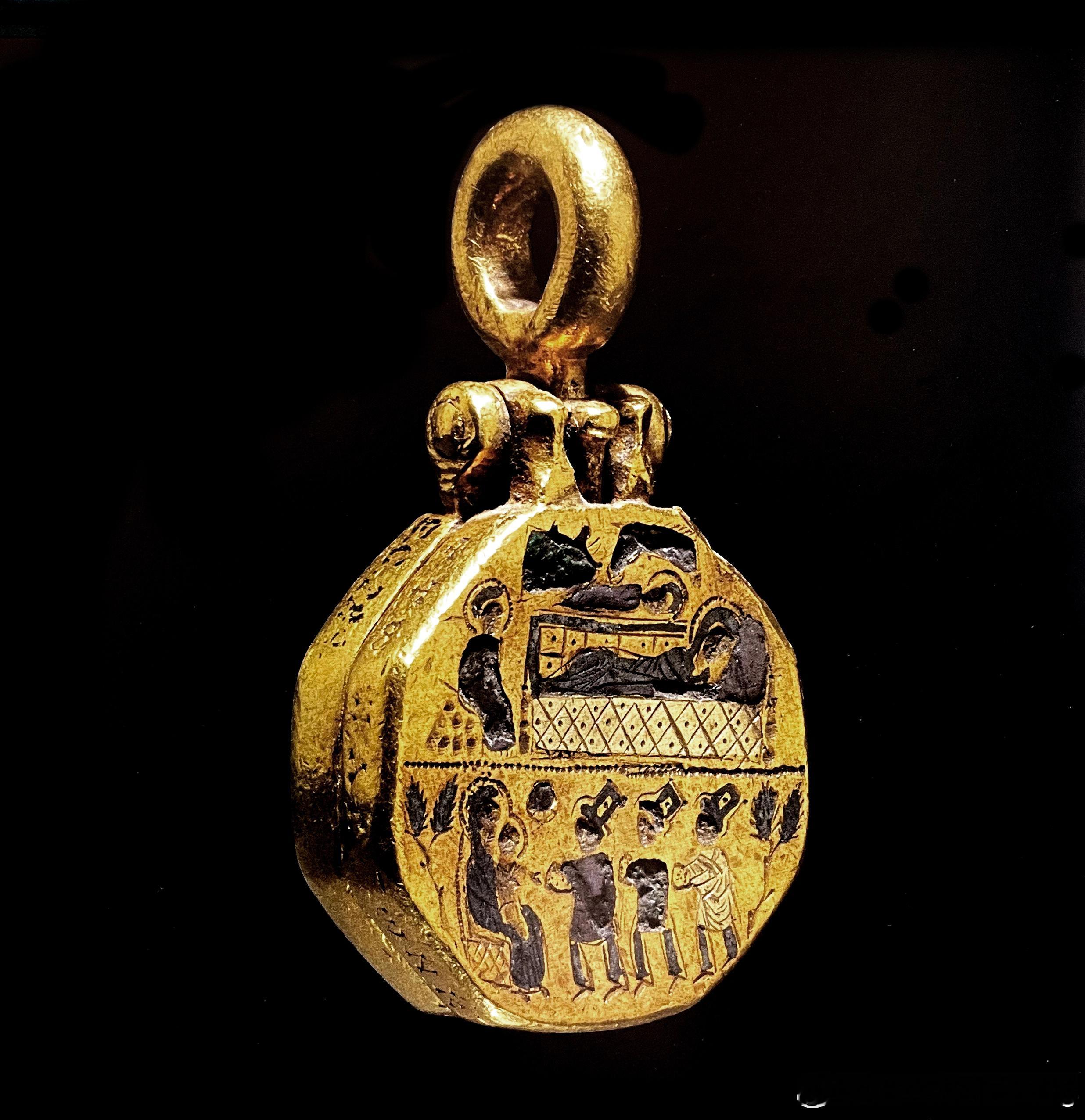 中世纪早期艺术  Early Medieval Art   圣骨匣这个八角形的小