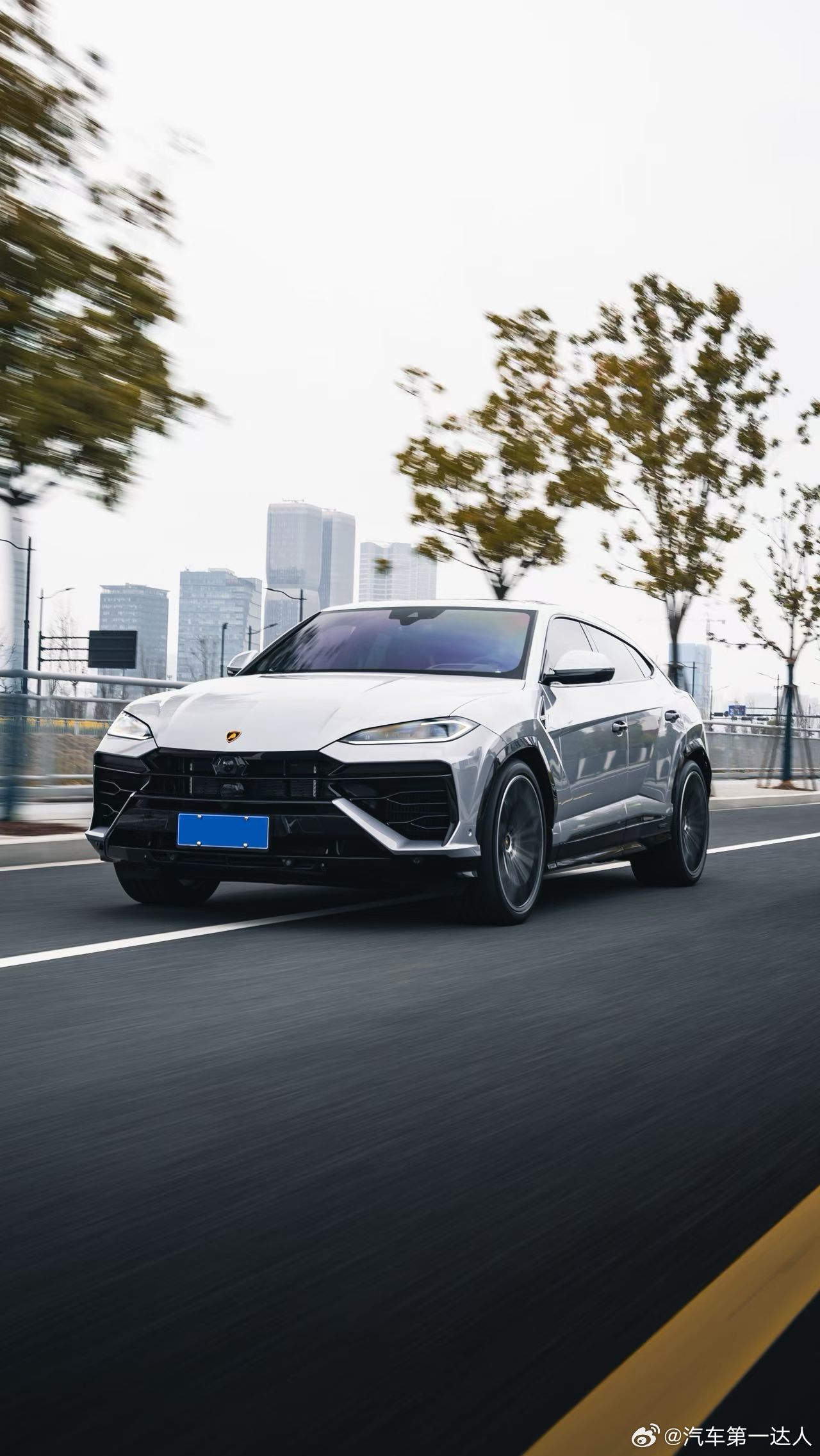 兰博基尼Urus Se蛮牛，银色子弹，高定版配色 