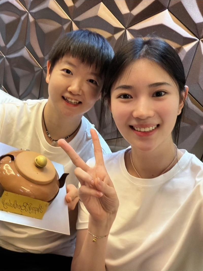 一起为莎莎庆生，
来看看莎莎的“姐妹团”都有谁！

11月5日，已到达澳门备战全