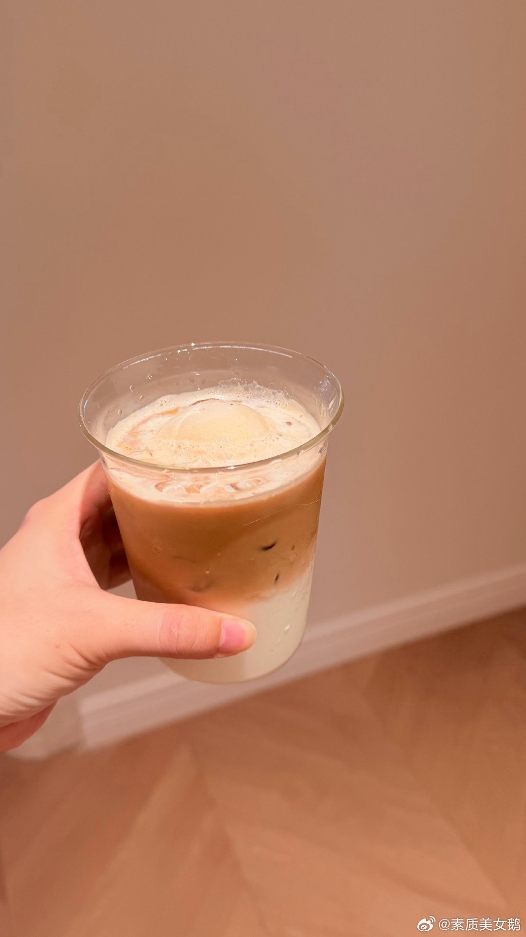 红茶冰淇淋也是我自己做的哟