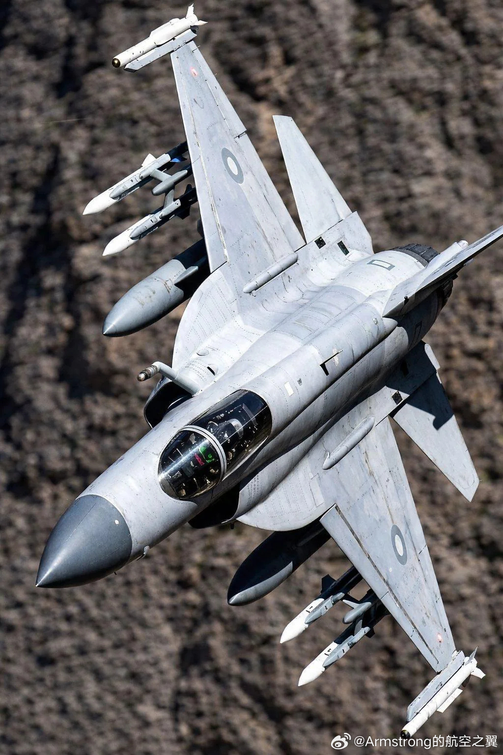 枭龙Block3空对空挂载 