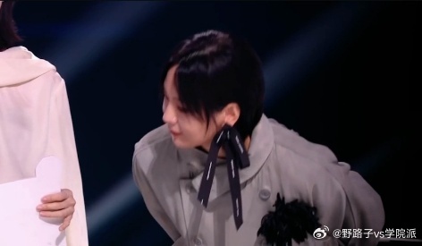 杨丞琳搭档周笔畅天赐的声音了不7的发布会天赐的声音 杨丞琳和周笔畅本季达成搭档合