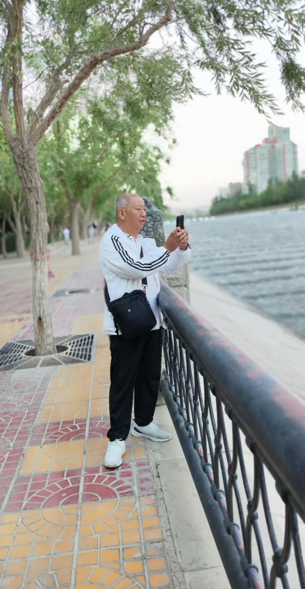 去年6月13日来库尔勒之前，我对新疆的认知还停留在“兔子都不愿拉屎的沙漠地带”。