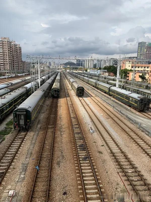 越南新总理押注中越铁路“车同轨”，只为完成高层核心经济任务
 
越南新任总理黎明