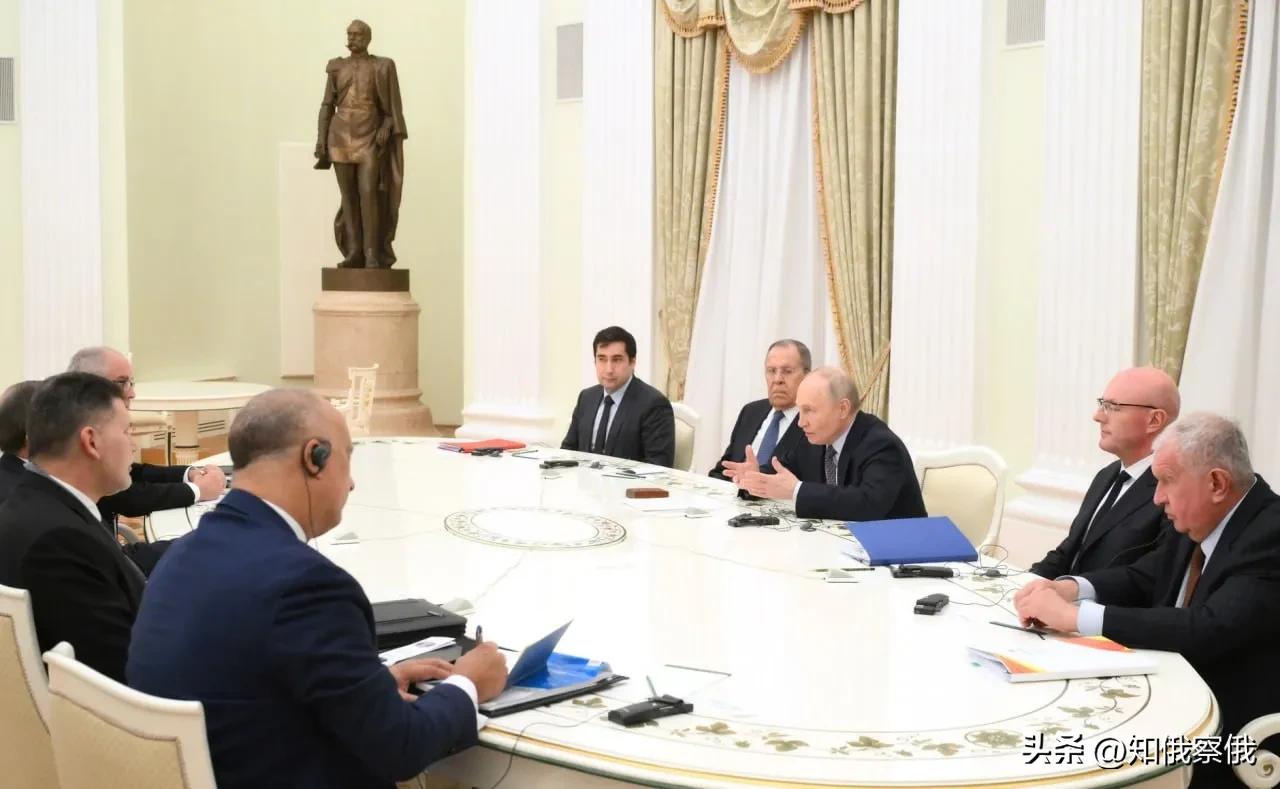 普京：俄罗斯认为，美国针对古巴的新制裁措施是不可接受的

2月18日晚，俄罗斯总