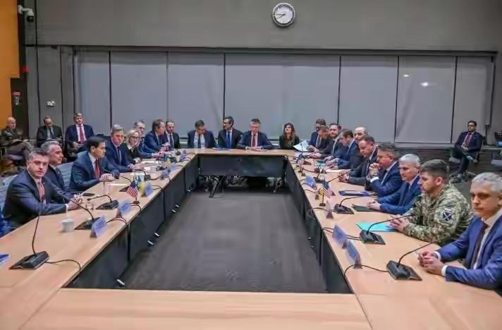 一会儿28条，一会儿19条，28条对乌克兰不利，泽连斯基不接受，19条对俄罗斯不