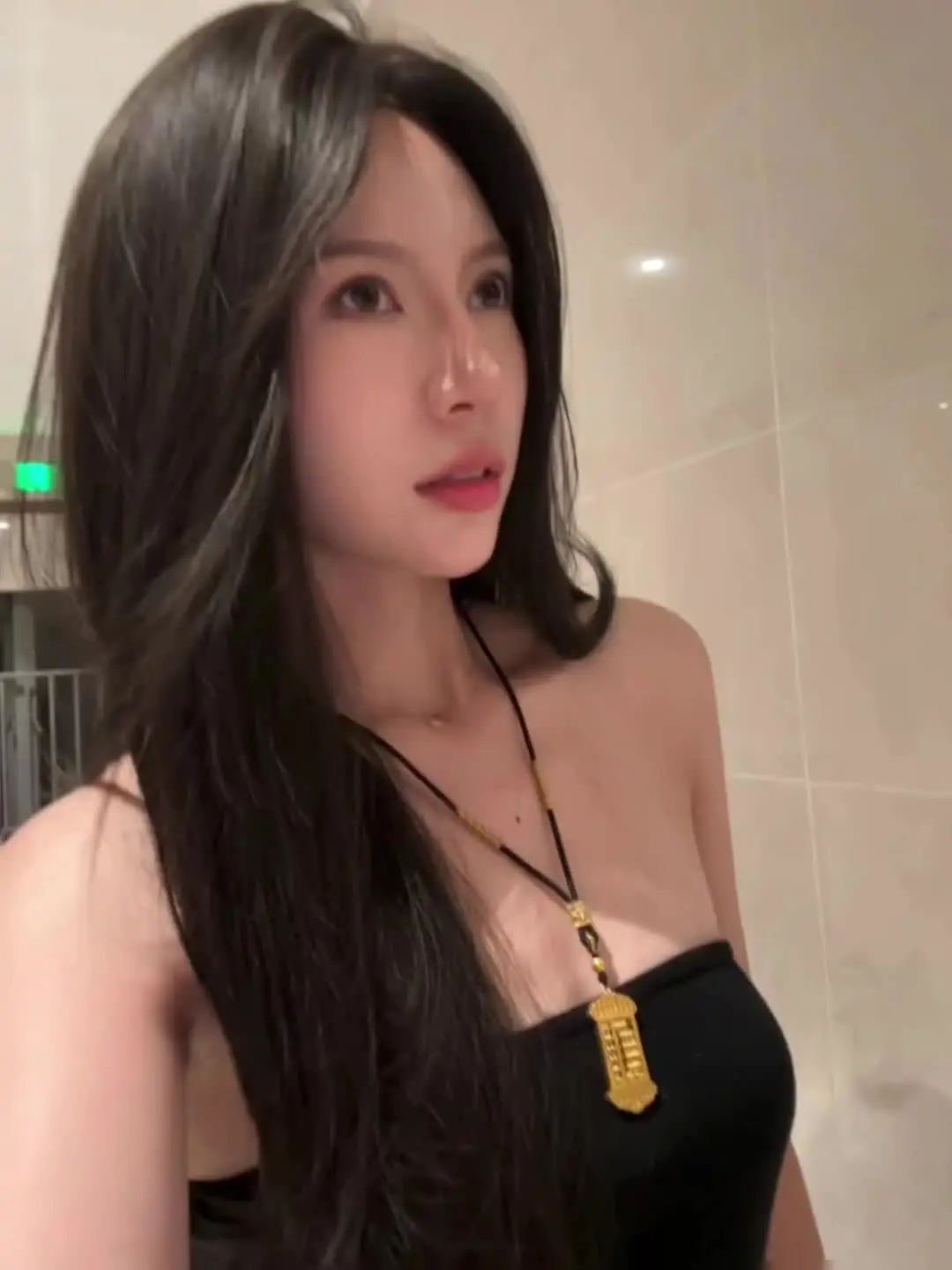 装美女好累 还好我是真的爱装