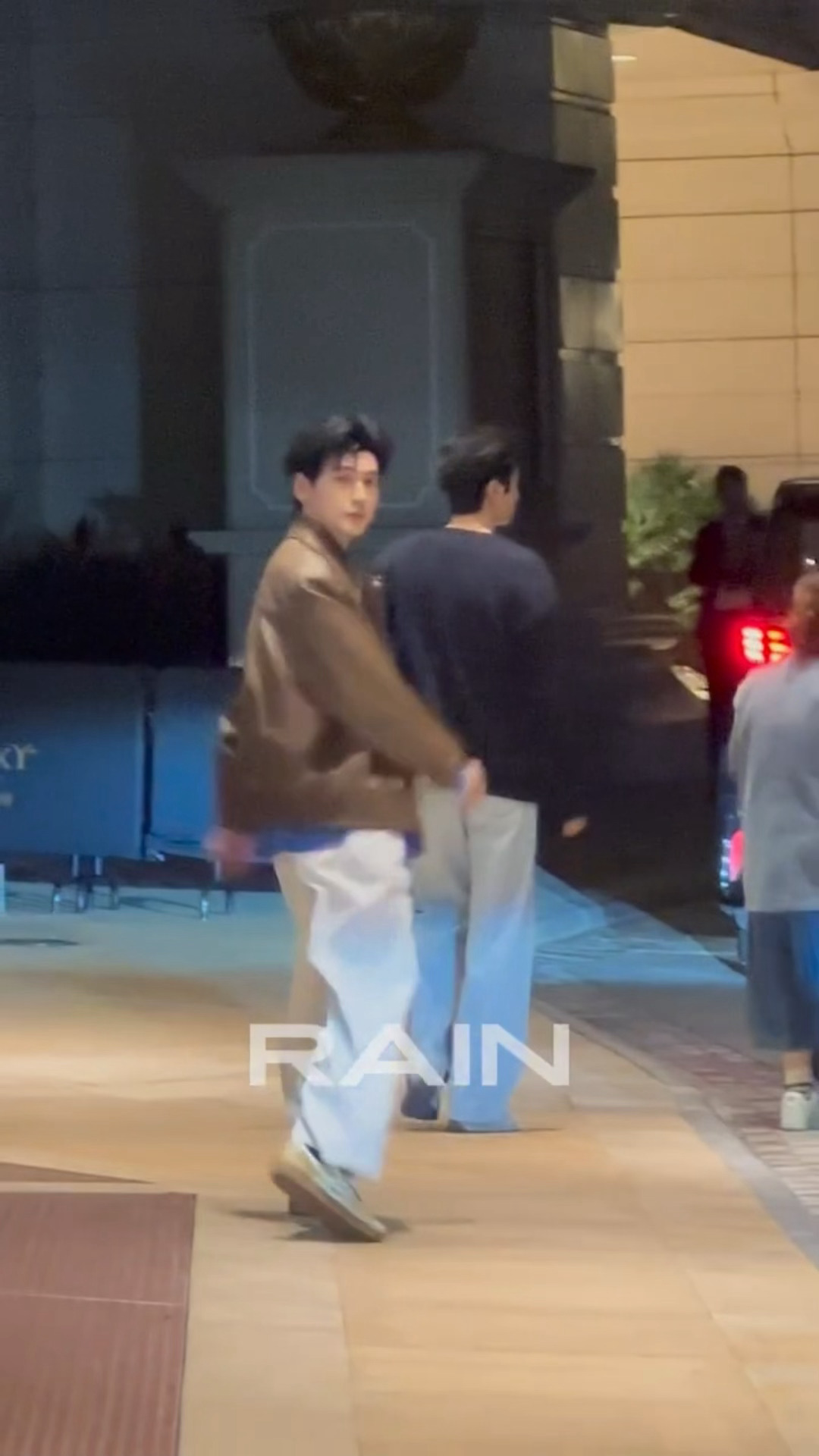 张云龙翟潇闻沈月昨晚尖叫之夜结束又一起去聚餐了！！！张云龙翟潇闻沈月聚餐张云龙翟