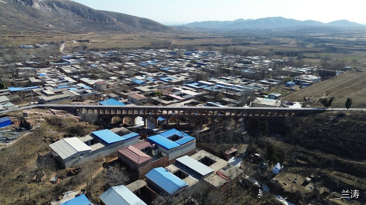 马皇线徒步记：石板渡槽香，煎饼慰行囊
 
在邢台信都区的群山之间，藏着一条驴友们