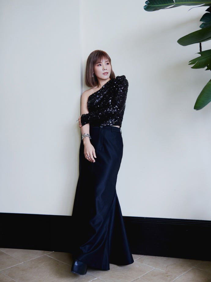 李佳薇歌手唱天后 李佳薇带来的惊喜确实是真的不止一点点，毕竟这一次在歌手准备唱天
