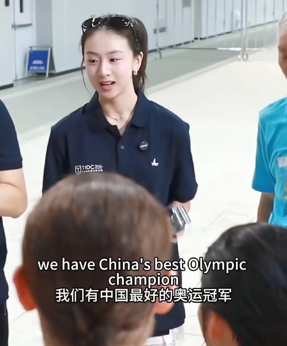 森碟好优秀啊！6月24日，田亮晒出与女儿一起接待美国芝加哥跳水队的动态，由于他英