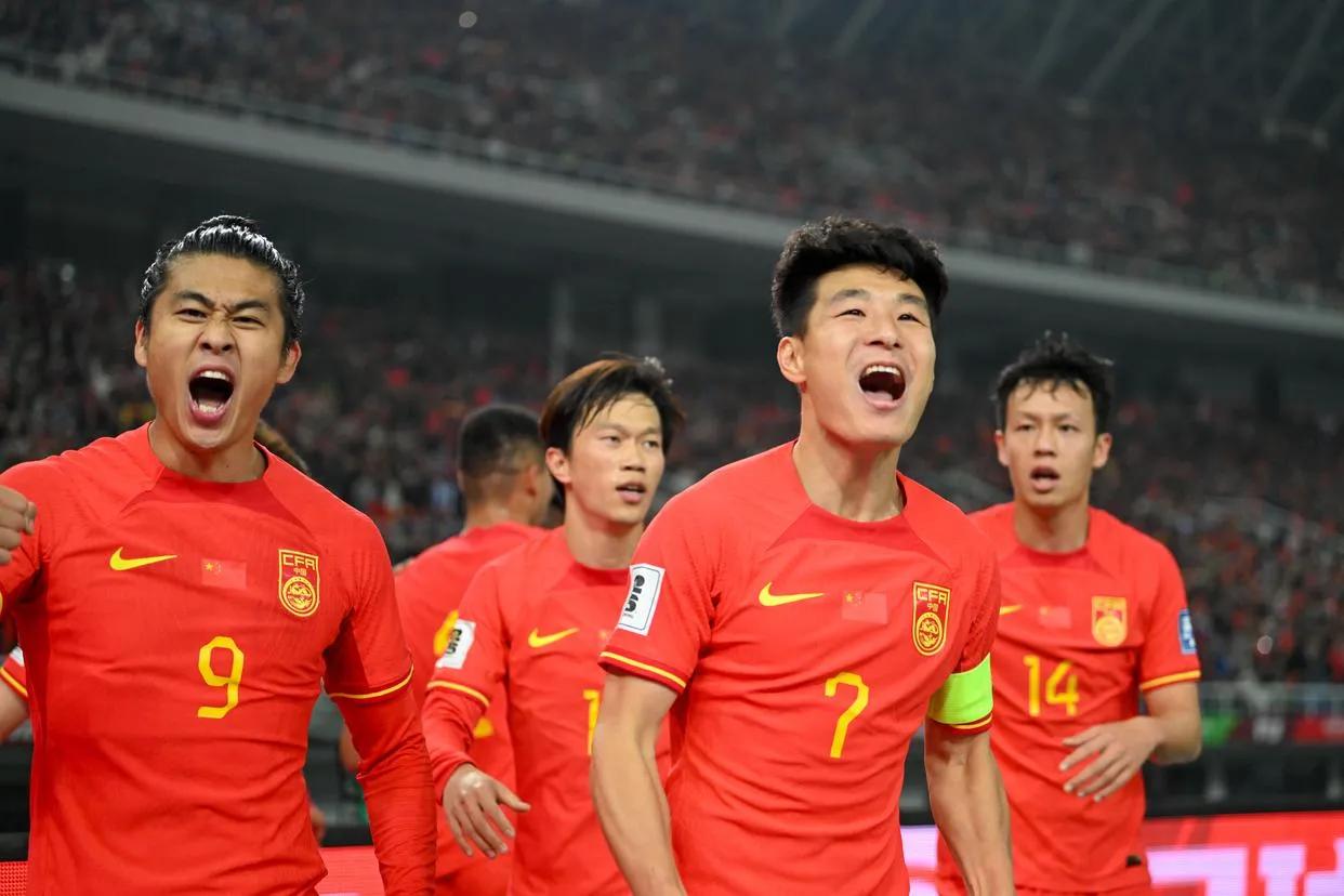 中国男足何时才能成为世界强队？这个问题能问出来，我都觉得是太敢想了，至少我只敢问