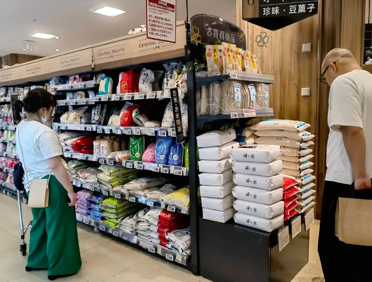 日本又出噩耗！根据日本帝国数据库的调查，2026年全年大概有1.5万种食品要涨价