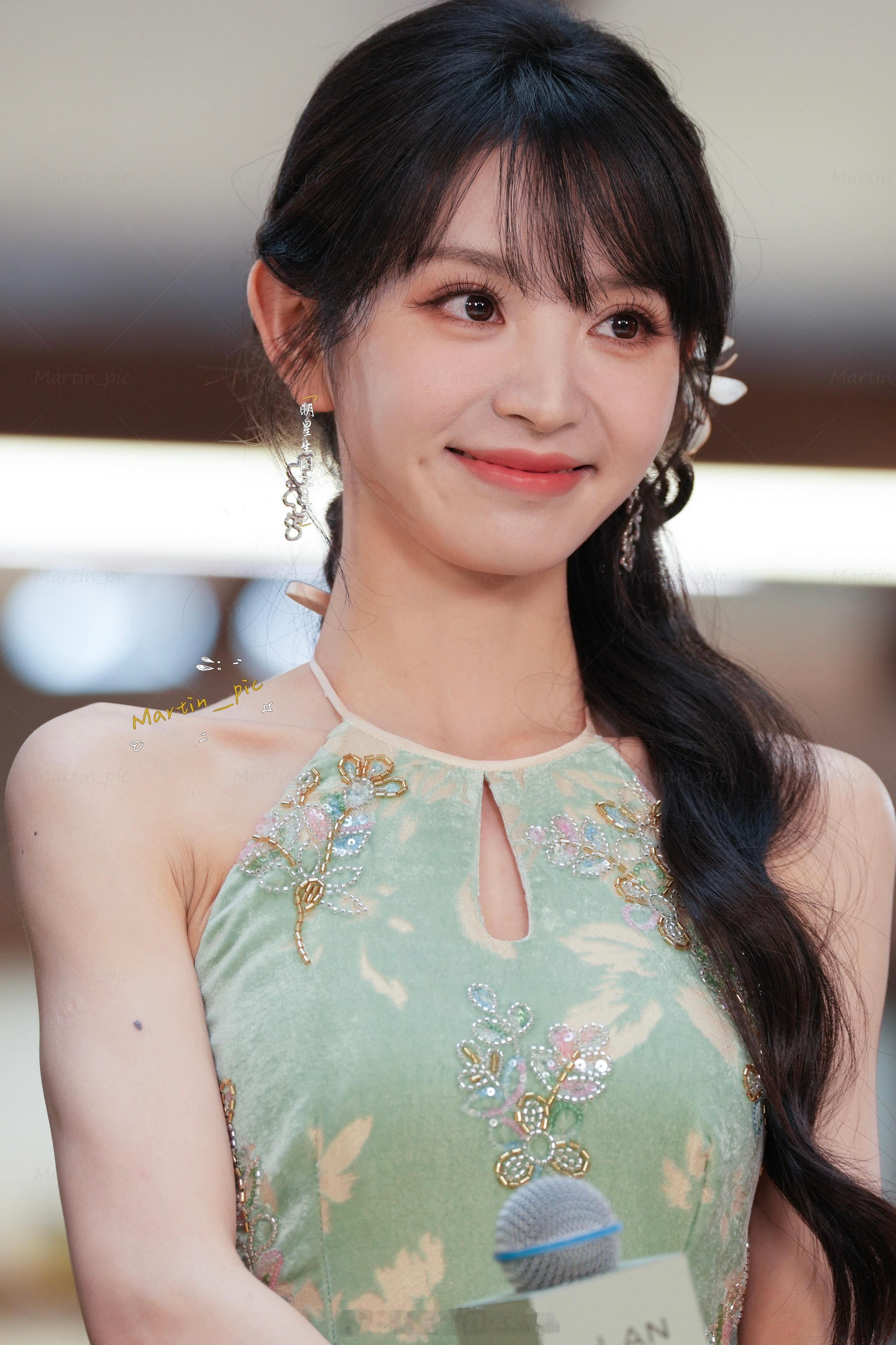 田曦薇  田曦薇杭州品牌活动视频新中式低马尾田曦薇 温柔又力量感满满LAN兰精华