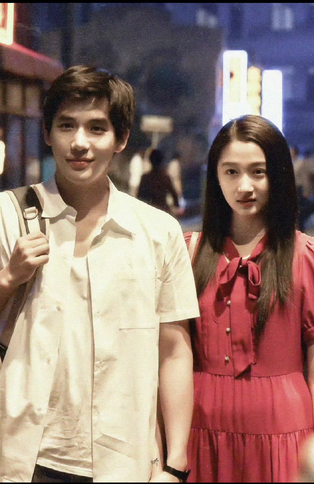 司晓迪曝关晓彤王安宇在一起了难道真的和鹿晗分手了么，这么快就有新欢王安宇，小巷人