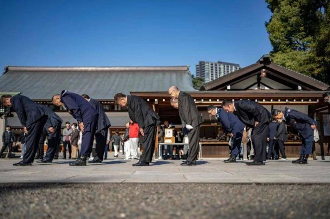 中国外交部直接改口了，以后靖国神社不叫靖国神社，叫"战犯神社"。这可不是口误，是