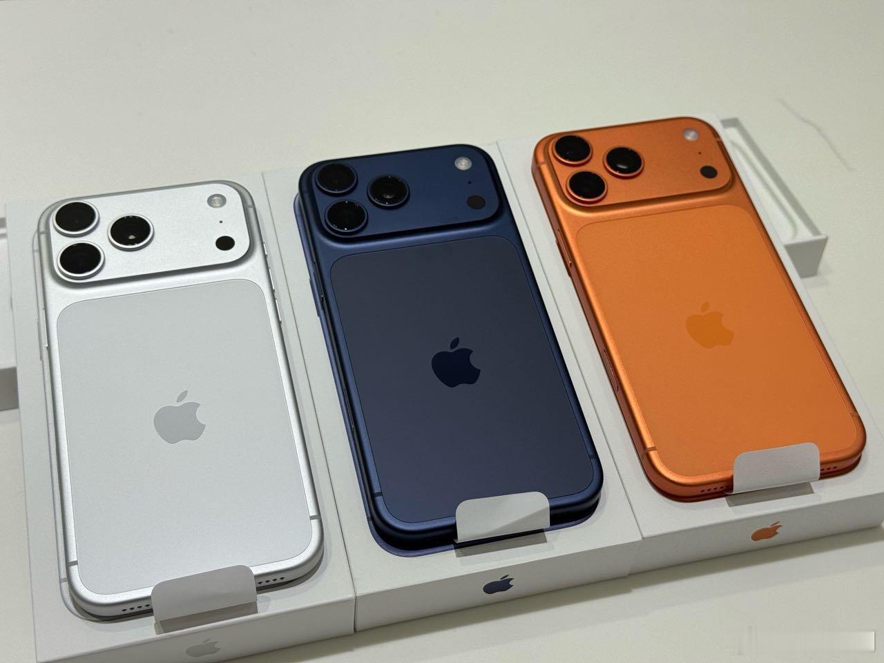 抽4⃣️位宝送顶配版【iPhone17 Pro Max】 2TB，最大最好那款！