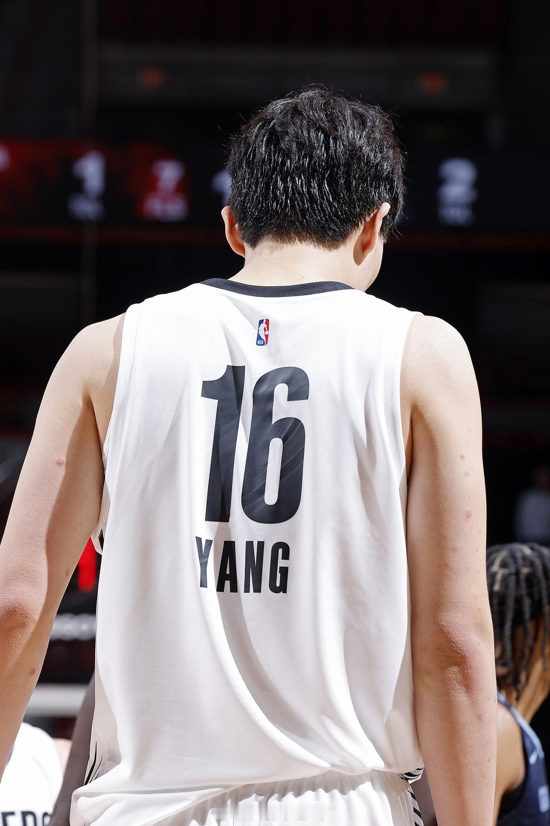 在被问到夏联结束后有什么计划时，杨瀚森表示：“现在要做的就是先打好最后两场球，这