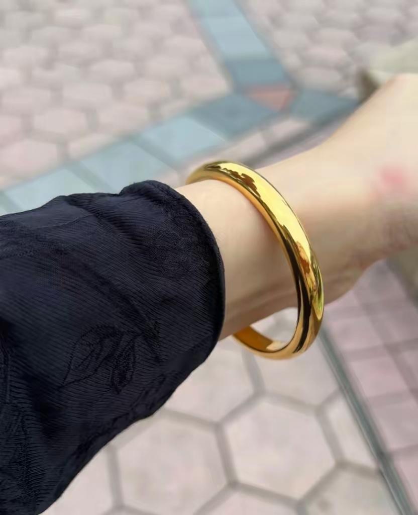 家人们，一觉醒来，金价简直“疯”啦！
不是涨破千元大关，而是市场玩法都变天咯！现