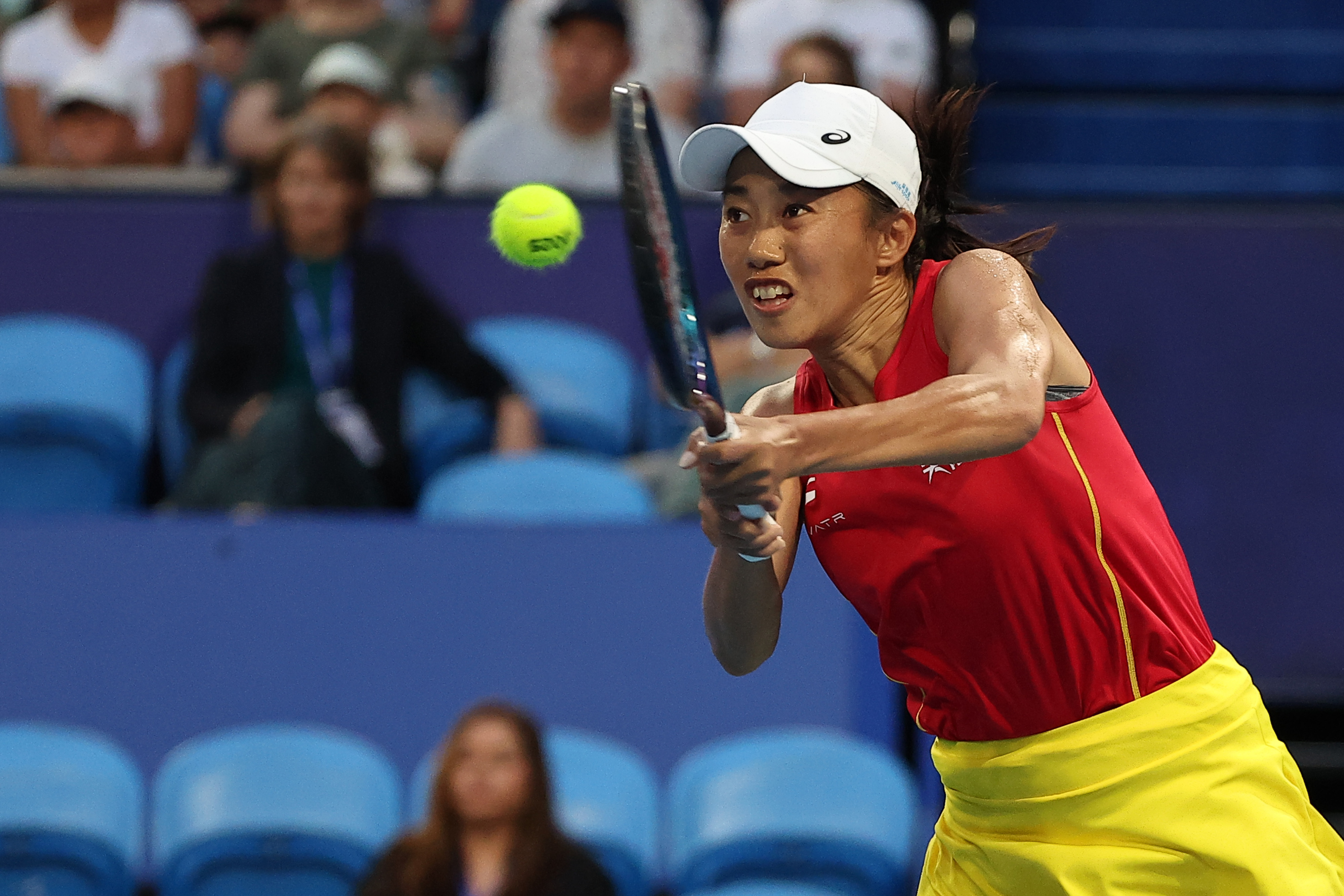 张帅击败纳瓦罗晋级八强💥WTA500梅里达站次轮，🇨🇳直落两盘，以6-4/