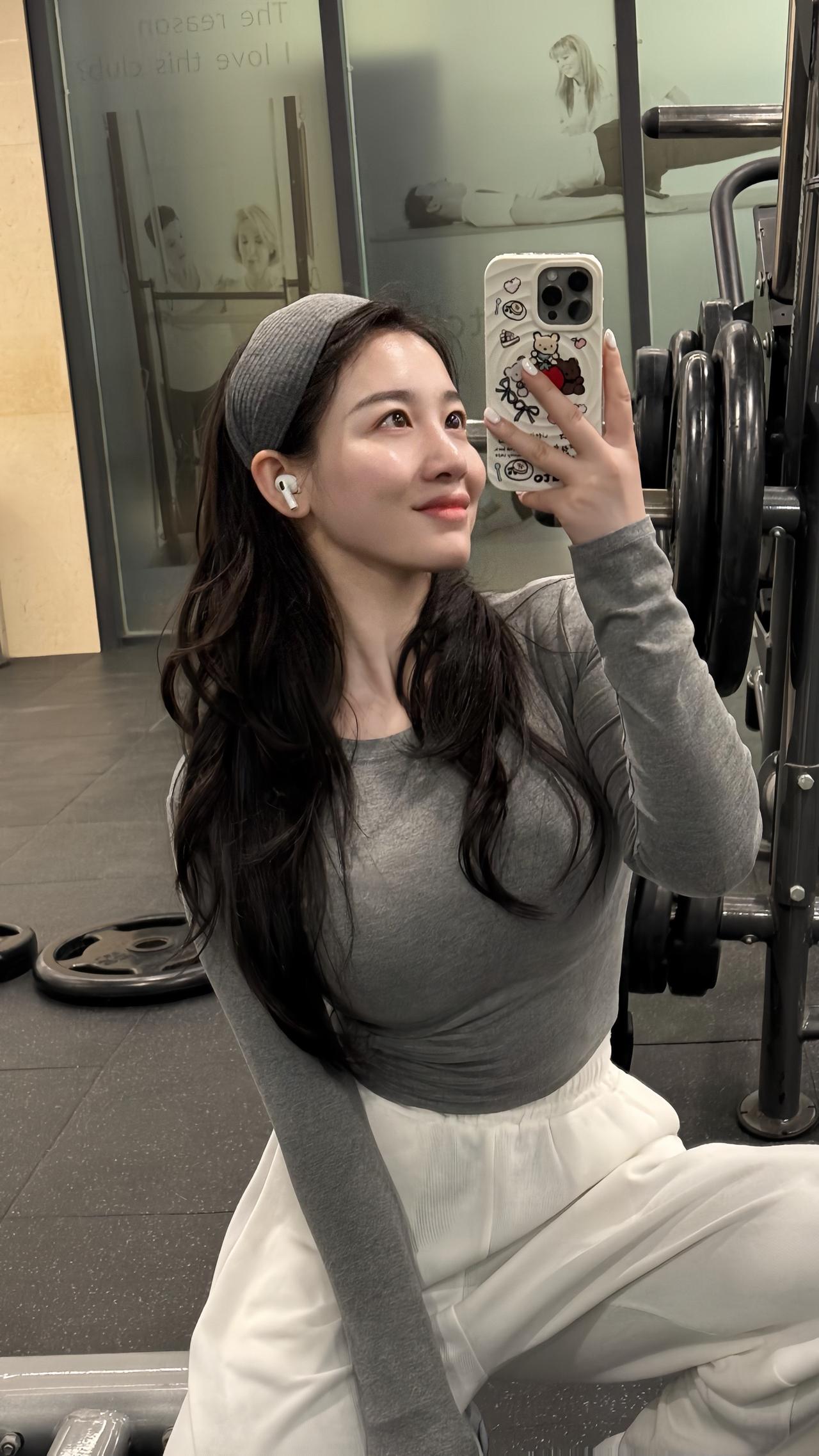 白羊座 氛围感 ootd穿搭 反差 当我不局限于一种穿搭风格时