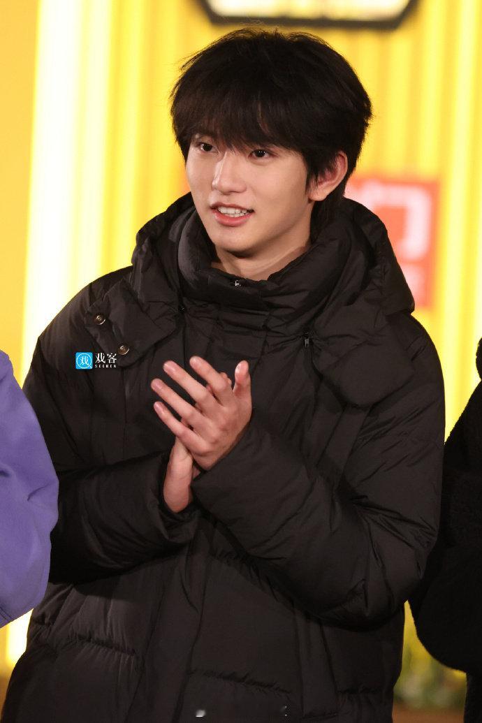 周五晚高疯发布会这阵容一看就超有梗，周五晚上必须蹲守！ 