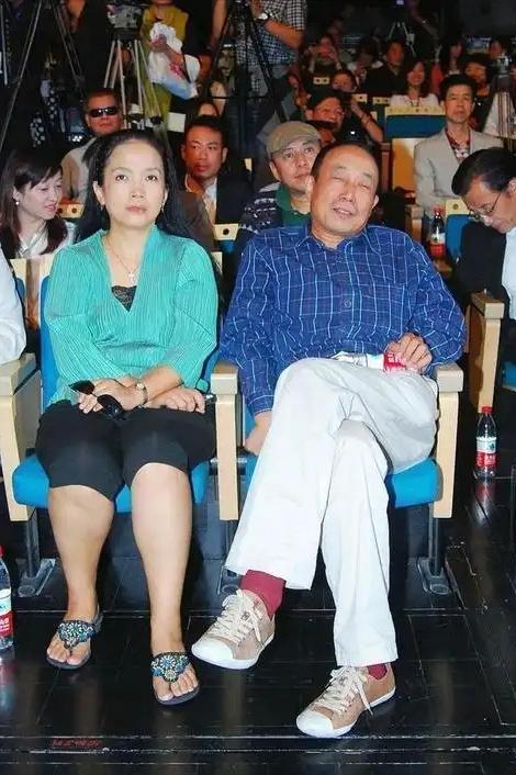 孙海英在社交平台再度发文称：我们移民美国，并不是不爱国，是因为在国内每一次传福音