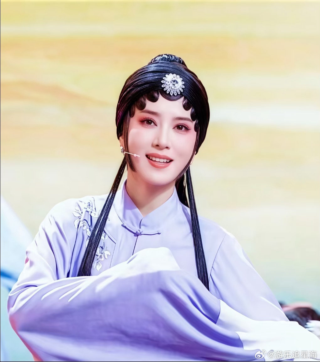 李云霄最受传媒关注女配角 李云霄拿奖了！从《镖人》上映的时候就觉得她该拿个奖，那