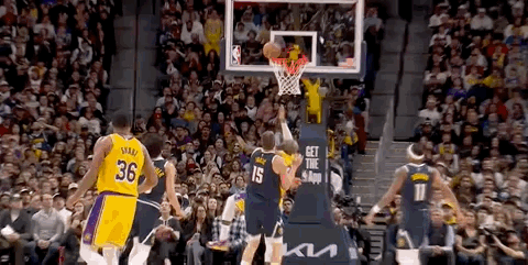 詹姆斯最让人佩服的一点是什么?
今天背靠背打步行者，詹姆斯左手肘挫伤+左脚关节炎