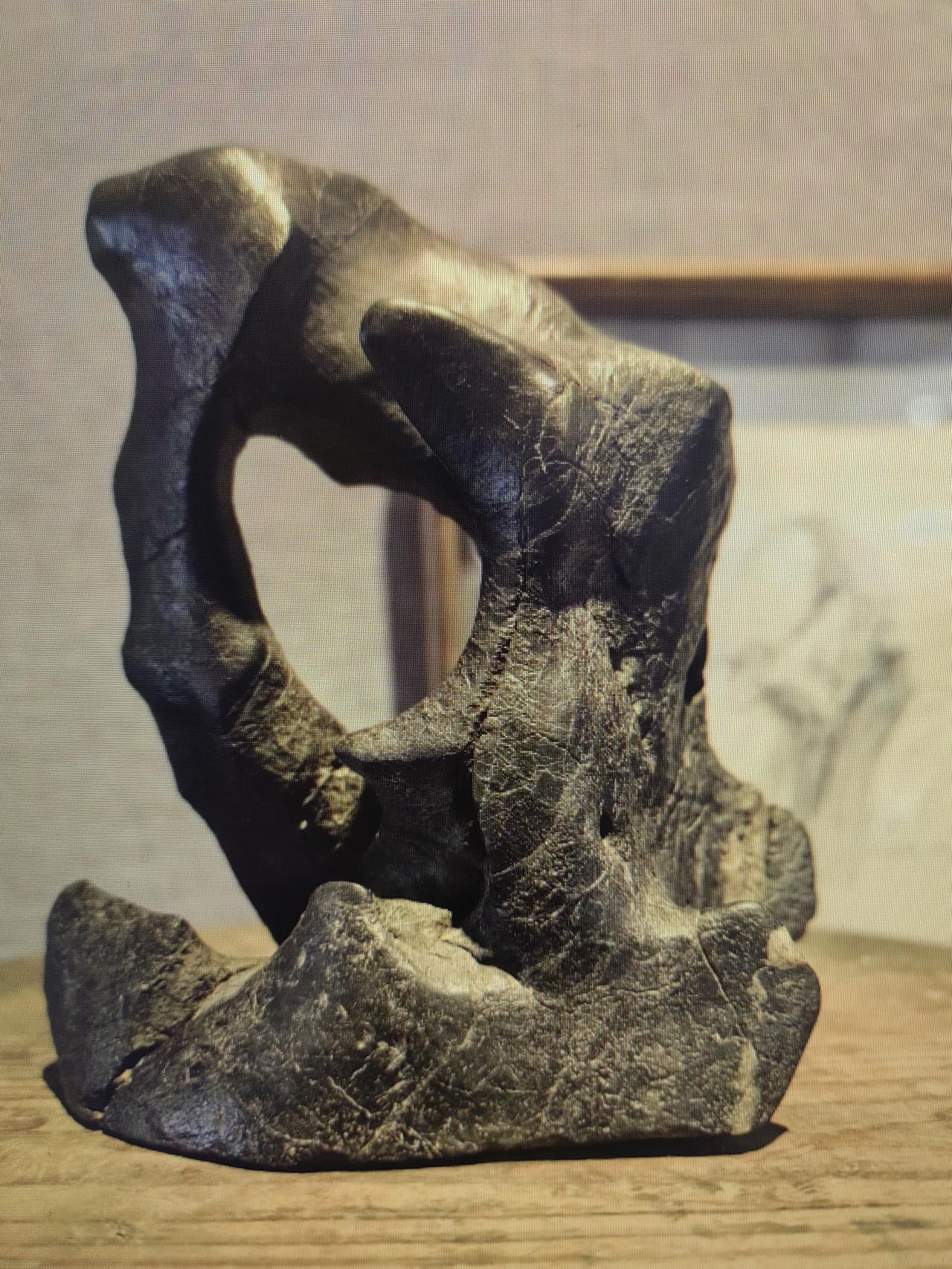 说白了，人生这玩意儿，本质就是自个儿过日子，别对别人抱太大指望。咱总寻思着找个人