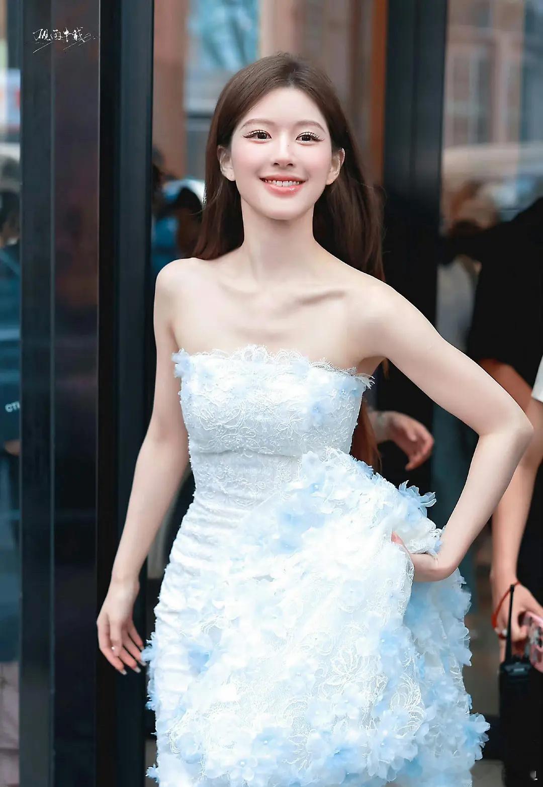 赵露思发生什么了？都认不出来了，感觉越来越像假人了[思考] ​​​